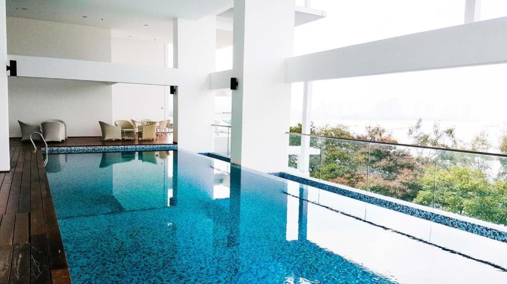 Sunrise Gurney Premium Executive City/Seafront Suite - Penang George Town Extérieur photo