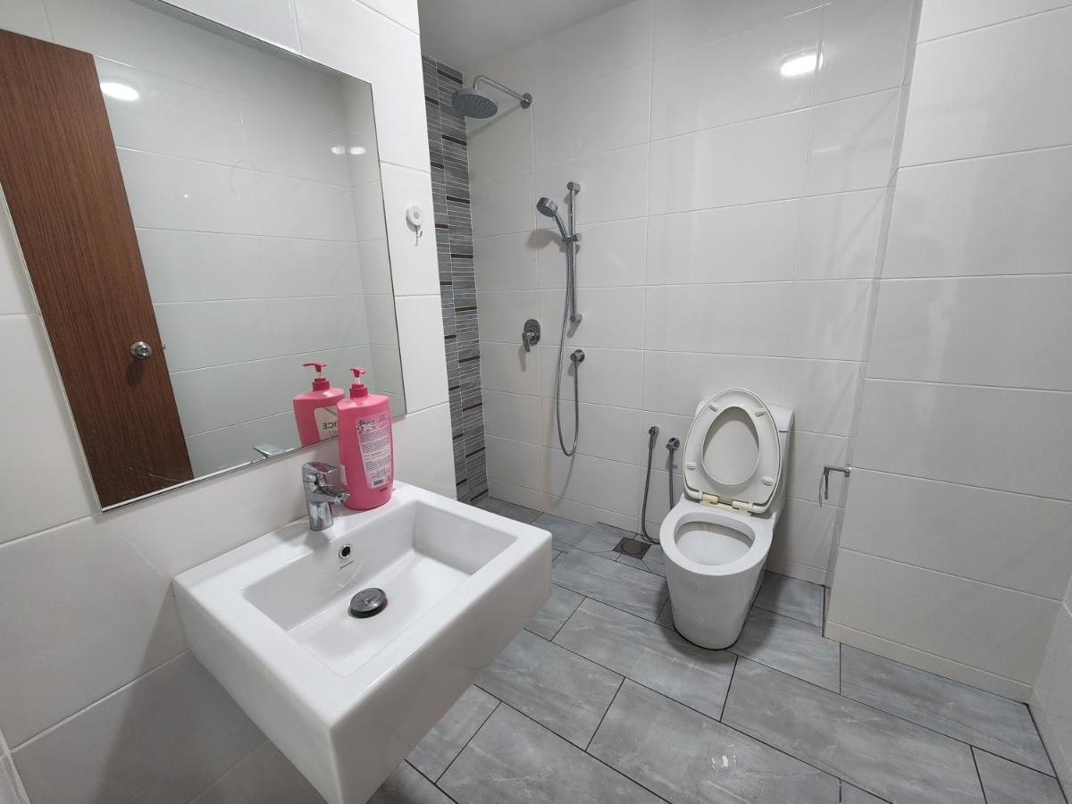 Sunrise Gurney Premium Executive City/Seafront Suite - Penang George Town Extérieur photo